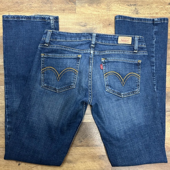 Vintage Levi’s 524 Boot Cut Classic Blue Denim Jeans - Picture 6 of 7